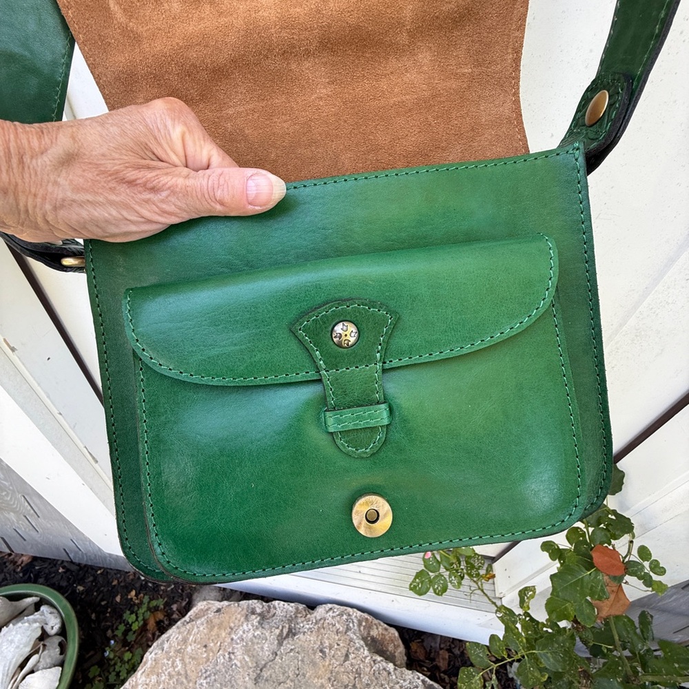 Patricia Nash Floral Embossed Green Crossbody Bag - Picture 4 of 7